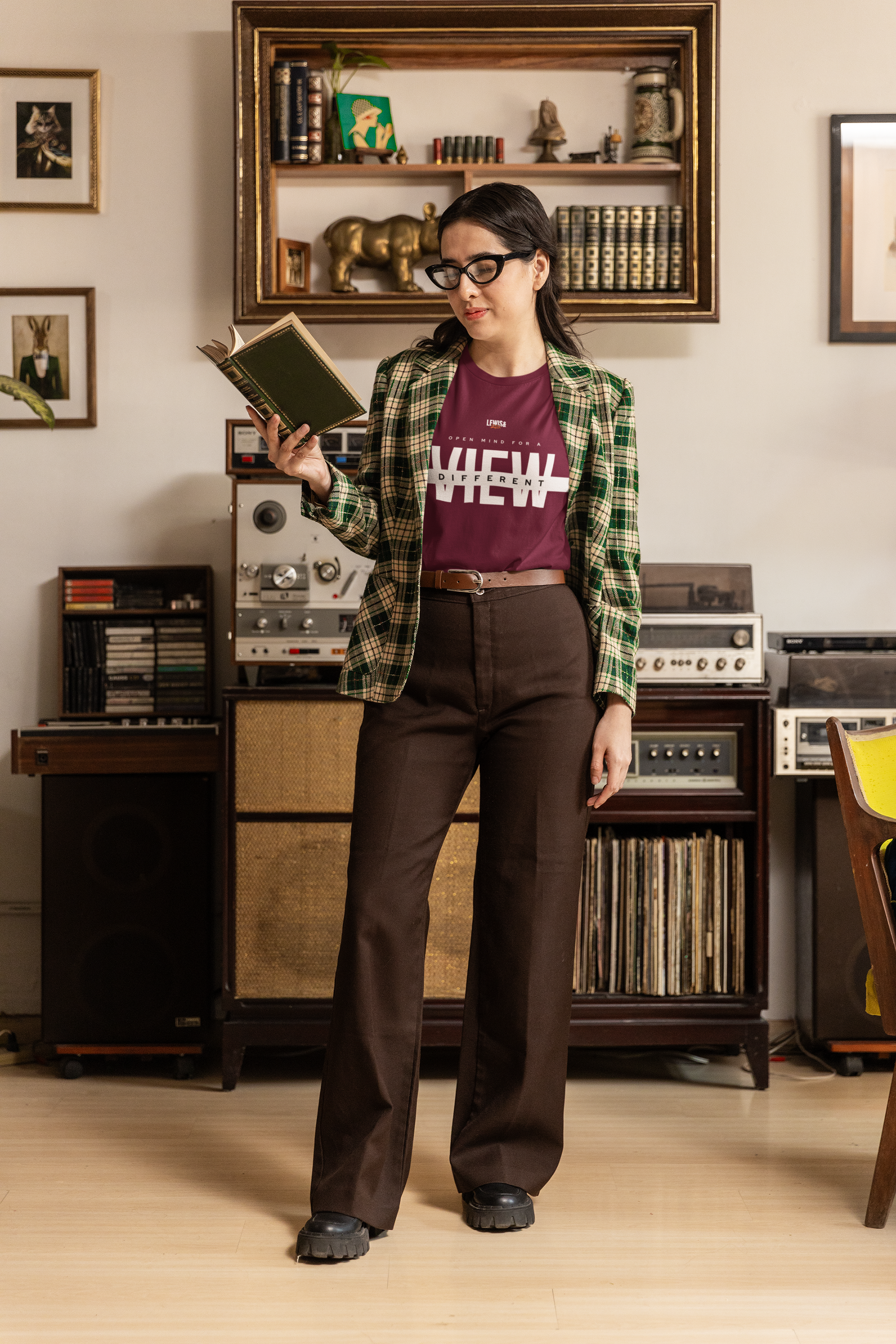 Different View Minimal Graphic Tee – Regular Fit