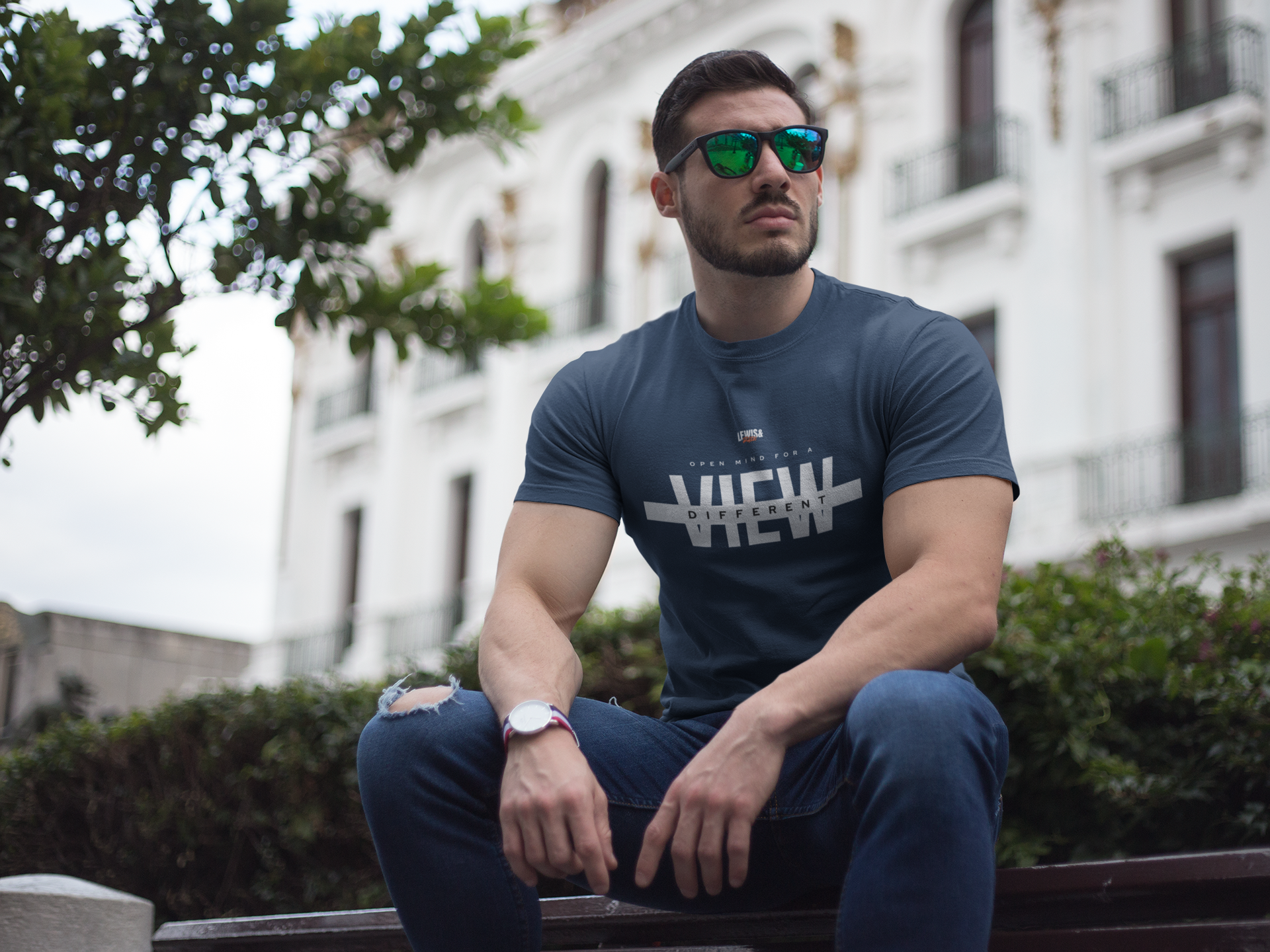 Different View Minimal Graphic Tee – Regular Fit
